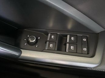 AUDI Q3 2.0 TDI 40 S line SUV 5dr Diesel S Tronic quattro Euro 6 (s/s) (