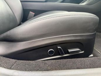 TESLA MODEL 3 (Dual Motor) Long Range Saloon 4Dr Electric Auto 4Wde (306 Ps)