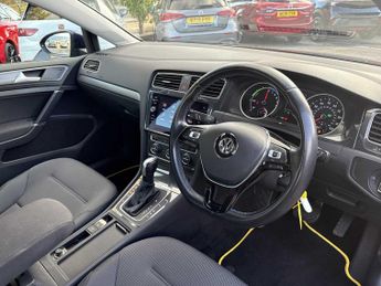 VOLKSWAGEN GOLF 99Kw E-Golf 35Kwh 5Dr Auto