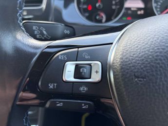 VOLKSWAGEN GOLF 99Kw E-Golf 35Kwh 5Dr Auto