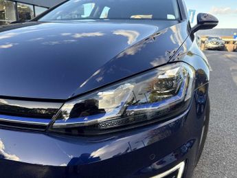 VOLKSWAGEN GOLF 99Kw E-Golf 35Kwh 5Dr Auto