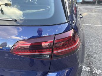 VOLKSWAGEN GOLF 99Kw E-Golf 35Kwh 5Dr Auto
