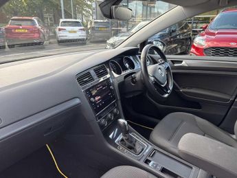 VOLKSWAGEN GOLF 99Kw E-Golf 35Kwh 5Dr Auto