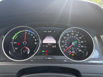 VOLKSWAGEN GOLF 99Kw E-Golf 35Kwh 5Dr Auto
