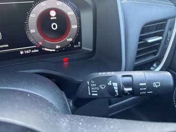 NISSAN QASHQAI 1.3 Dig-T Mh N-Connecta 5Dr