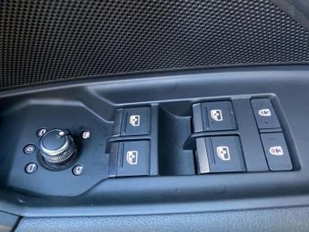 AUDI A3 1.5 TFSI 35 S line Saloon 4dr Petrol S Tronic Euro 6 (s/s) (150 