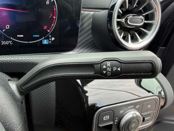 MERCEDES-BENZ A CLASS A200 Sport Executive 4Dr Auto