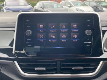 VOLKSWAGEN T-ROC 1.5 Tsi R-Line Suv 5Dr Petrol Dsg Euro 6 (S/S) (150 Ps)