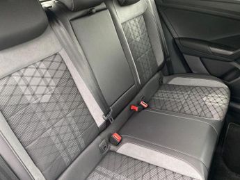 VOLKSWAGEN T-ROC 1.5 Tsi R-Line Suv 5Dr Petrol Dsg Euro 6 (S/S) (150 Ps)