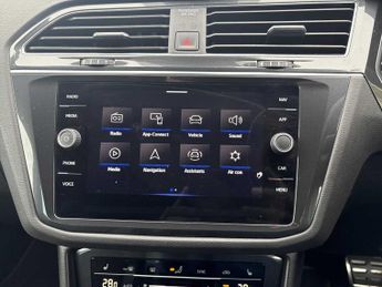 VOLKSWAGEN TIGUAN 2.0 Tdi R-Line Edition 5Dr Dsg