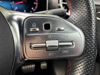 MERCEDES-BENZ A CLASS A200 Amg Line Premium 5Dr Auto