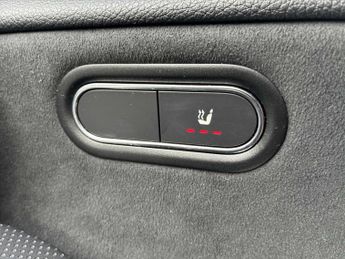MERCEDES-BENZ A CLASS A200 Amg Line Premium 5Dr Auto