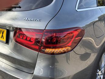 MERCEDES-BENZ GLC Glc 300D 4Matic Amg Line Premium 5Dr 9G-Tronic