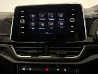 VOLKSWAGEN T-ROC 1.5 Tsi R-Line Suv 5Dr Petrol Dsg Euro 6 (S/S) (150 Ps)