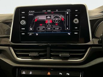 VOLKSWAGEN T-ROC 1.5 Tsi R-Line Suv 5Dr Petrol Dsg Euro 6 (S/S) (150 Ps)