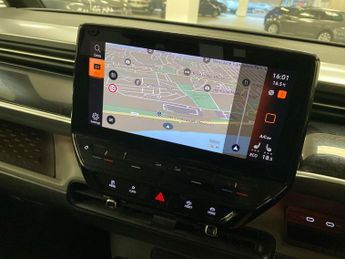 VOLKSWAGEN ID. BUZZ Pro 77Kwh Life Mpv 5Dr Electric Auto (204 Ps)