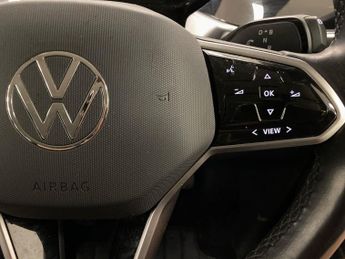 VOLKSWAGEN ID. BUZZ Pro 77Kwh Life Mpv 5Dr Electric Auto (204 Ps)