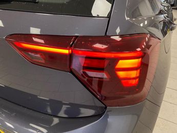 VOLKSWAGEN POLO 1.0 Tsi Life 5Dr Dsg