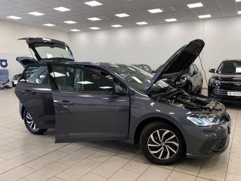VOLKSWAGEN POLO 1.0 Tsi Life 5Dr Dsg