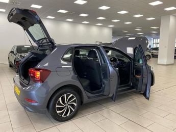 VOLKSWAGEN POLO 1.0 Tsi Life 5Dr Dsg