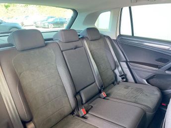 VOLKSWAGEN TIGUAN 2.0 Tdi Elegance Suv 5Dr Diesel Dsg Euro 6 (S/S) (150 Ps)