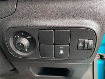 CITROEN C3 1.2 Puretech Shine Hatchback 5Dr Petrol Eat6 Euro 6 (S/S) (110 P