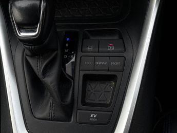 TOYOTA RAV4 2.5 VVT-i Hybrid Dynamic 5dr CVT 2WD