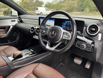 MERCEDES-BENZ CLA Cla 180 Amg Line 4Dr Tip Auto