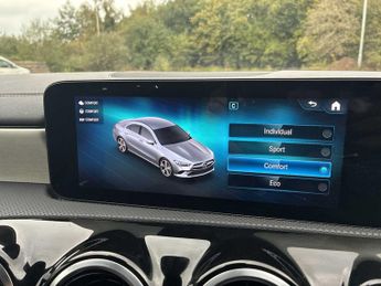 MERCEDES-BENZ CLA Cla 180 Amg Line 4Dr Tip Auto