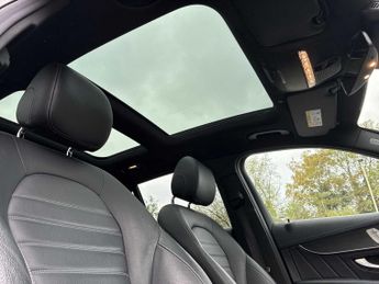 MERCEDES-BENZ GLC Glc 300D 4Matic Amg Line Premium Pls 5Dr 9G-Tronic