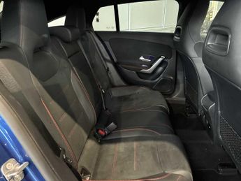 MERCEDES-BENZ CLA Cla 180 Amg Line Executive 5Dr Tip Auto