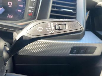 AUDI A1 1.5 Tfsi 35 S Line Sportback 5Dr Petrol S Tronic Euro 6 (S/S) (1