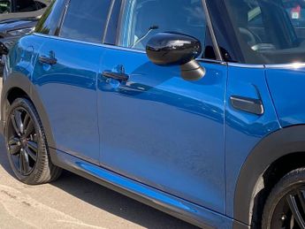 MINI HATCHBACK 1.5 Cooper Sport Premium 5Dr Auto