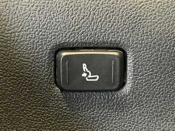 TOYOTA COROLLA 1.8 Vvt-H Icon Tech Hatchback 5Dr Petrol Hybrid Cvt Euro 6 (S/S)