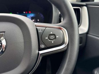 VOLVO XC60 2.0 B5P Core 5Dr Awd Geartronic