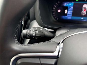 VOLVO XC60 2.0 B5P Core 5Dr Awd Geartronic