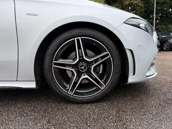 MERCEDES-BENZ A CLASS A180 Amg Line Premium Plus Edition 5Dr Auto