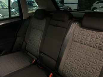 VOLKSWAGEN TIGUAN 1.5 Tsi Life Suv 5Dr Petrol Dsg Euro 6 (S/S) (150 Ps)