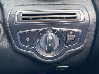 MERCEDES-BENZ C CLASS C220D Amg Line Premium 4Dr 9G-Tronic