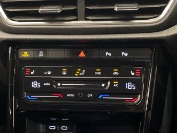 VOLKSWAGEN T-ROC 1.5 Tsi R-Line Suv 5Dr Petrol Dsg Euro 6 (S/S) (150 Ps)