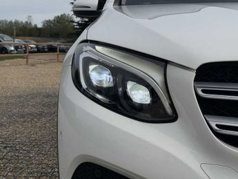 MERCEDES-BENZ GLC Glc 220D 4Matic Sport Premium 5Dr 9G-Tronic