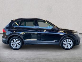 VOLKSWAGEN TIGUAN 1.5 Tsi Life Suv 5Dr Petrol Dsg Euro 6 (S/S) (150 Ps)