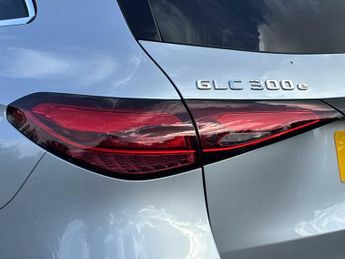 MERCEDES-BENZ GLC Glc 300E 4Matic Amg Line 5Dr 9G-Tronic