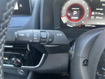 NISSAN QASHQAI 1.3 Dig-T Mh 158 N-Connecta 5Dr Xtronic