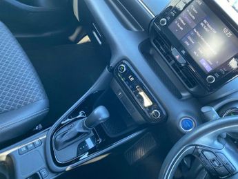 TOYOTA YARIS 1.5 Hybrid Dynamic 5Dr Cvt
