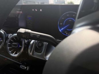 MERCEDES-BENZ EQB Eqb 250+ 140Kw Sport Executive 70.5Kwh 5Dr Auto