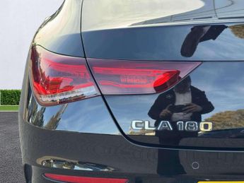 MERCEDES-BENZ CLA Cla 180 Amg Line Premium + Night Ed 4Dr Tip Auto