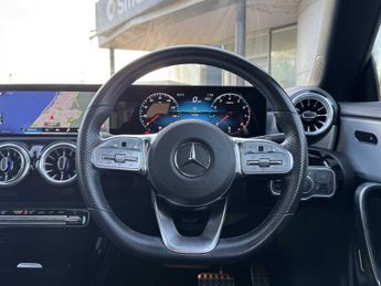 MERCEDES-BENZ CLA Cla 180 Amg Line Premium + Night Ed 4Dr Tip Auto