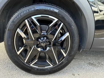 PEUGEOT 5008 1.2 Hybrid 136 Gt 5Dr E-Dsc6