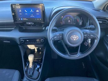 TOYOTA YARIS 1.5 Hybrid Design 5Dr Cvt
